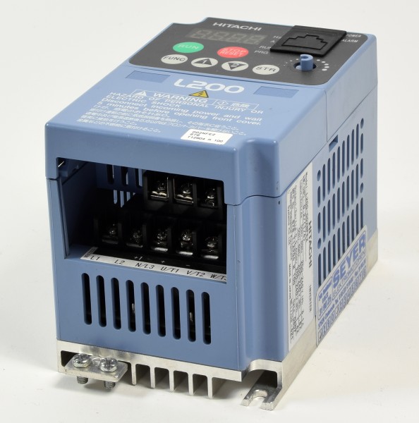 Hitachi Inverter Frequenzumrichter, L200-002NFE2