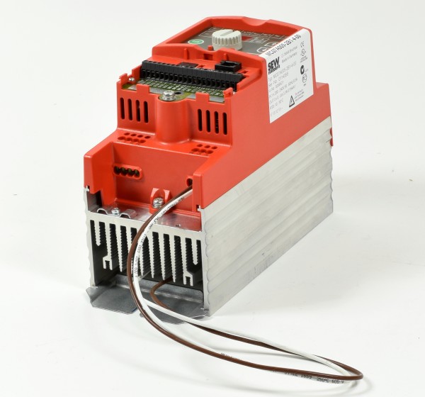 SEW Eurodrive Umrichter Movitrac, MC07A005-2B1-4-00, 8269521