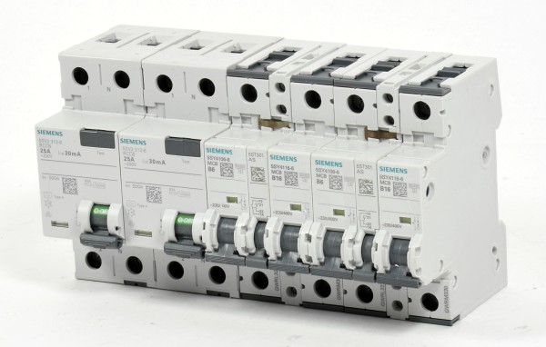 6 x diverse Siemens Leistungsschalter,5SV3312-6, 5SY4106-6,5SY4116-6