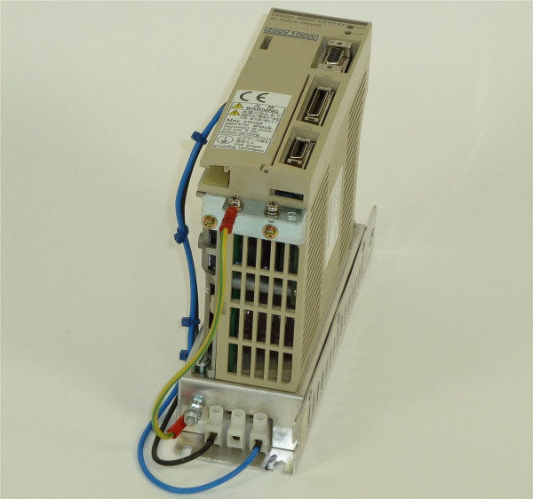 Omron AC Servo Driver,R88D-UEP04V inkl. RFI Filter,R88A-FIU-105-E