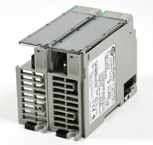 2x Allen-Bradley Compact 16 PT. 24VDC Sourcing Output, 1769-OB16, 1769OB16